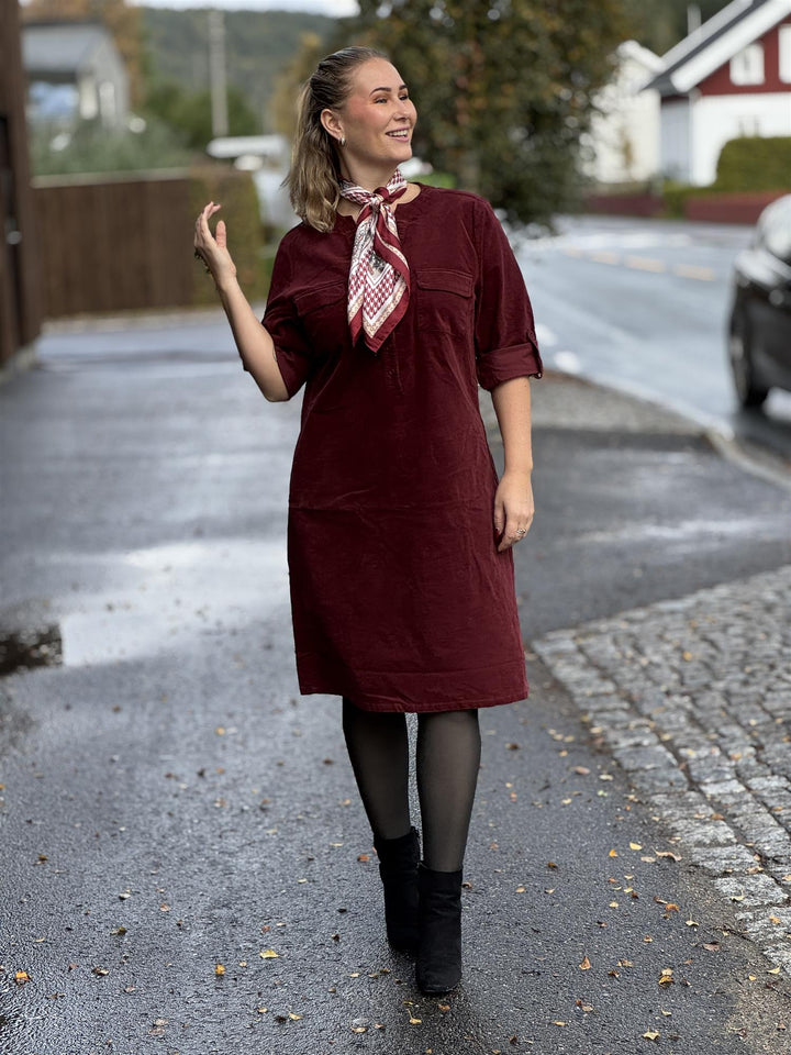 Jeans By Bessie - Ella Kordkjole - Vinrød