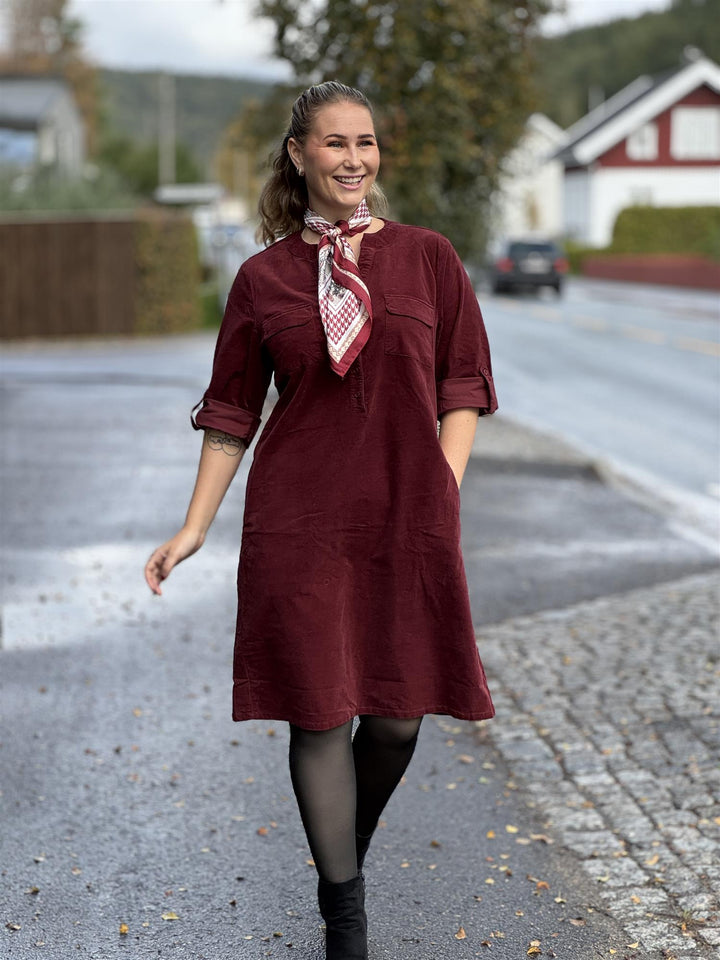 Jeans By Bessie - Ella Kordkjole - Vinrød