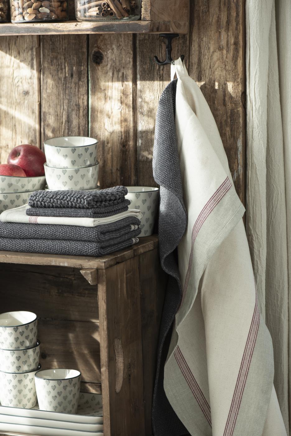 Ib Laursen - Knagg Under Hylle