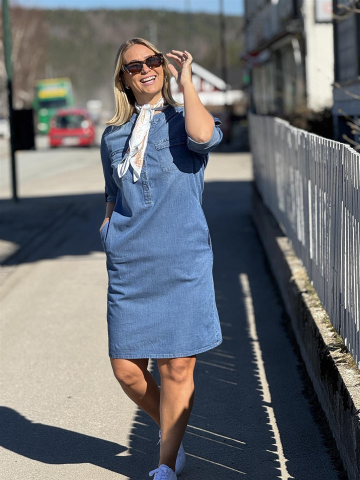 Jeans By Bessie - Ella Dongeri Kjole