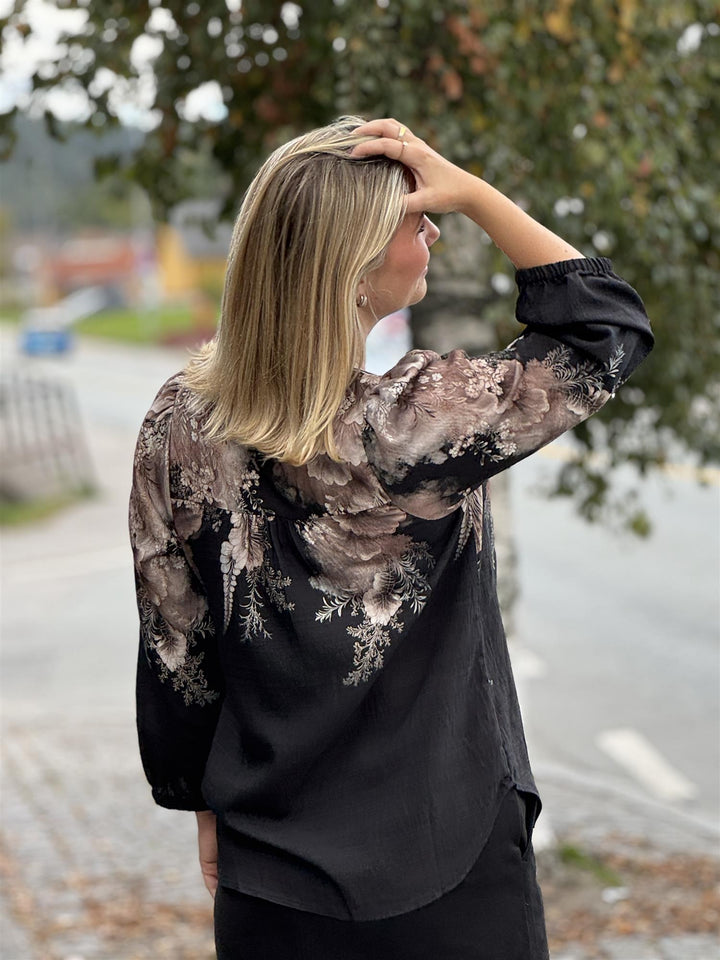 In Front - Miller Bluse