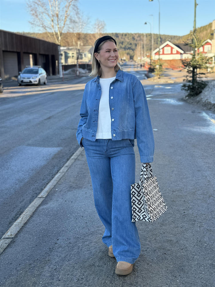 Black color - BCnettie Bukse