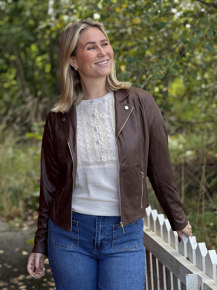 In Front - Molly Jakke