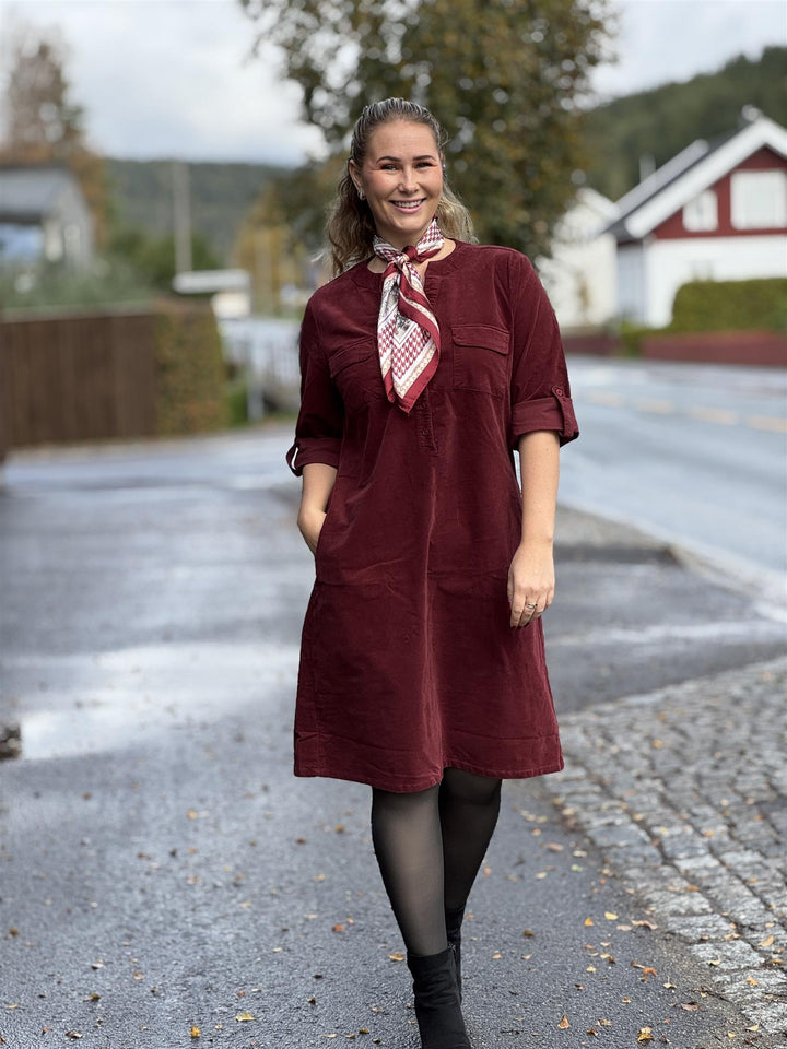 Jeans By Bessie - Ella Kordkjole - Vinrød