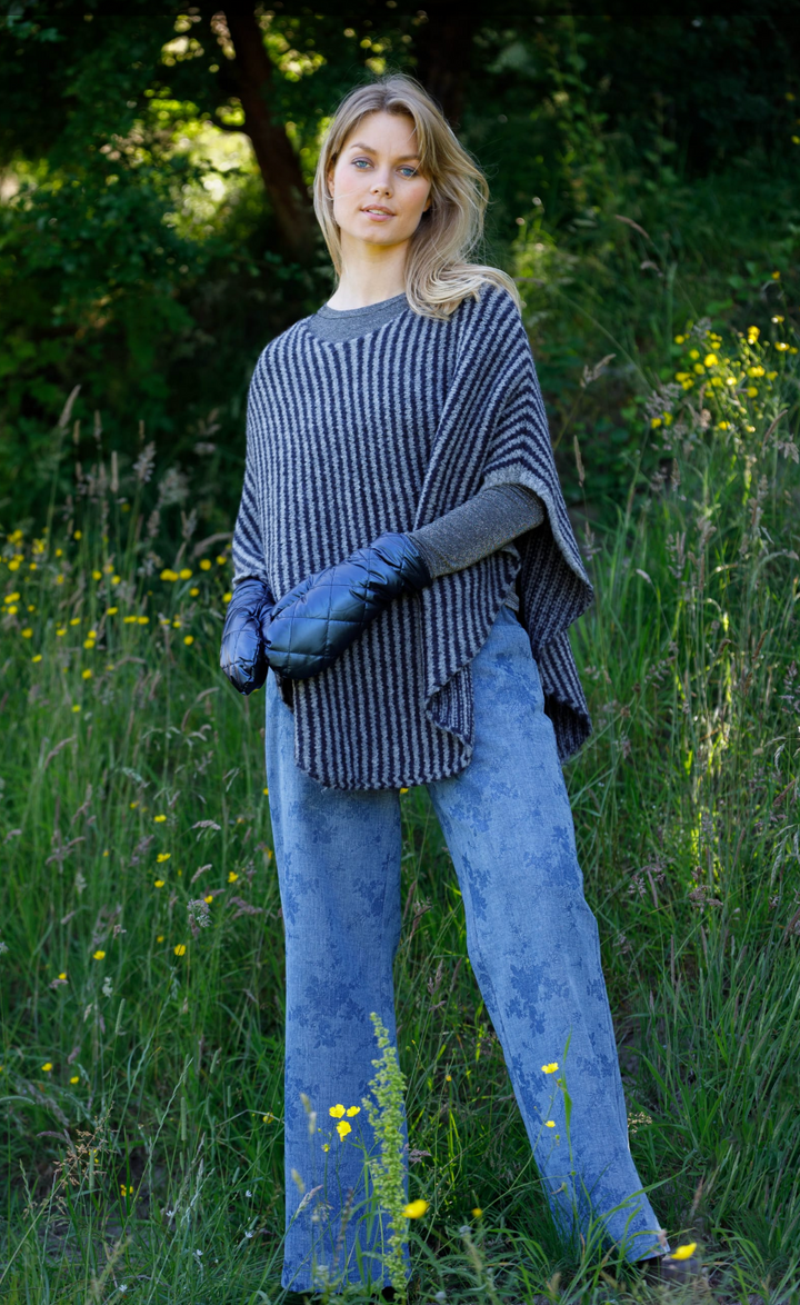 Black Colour - BCPELLA Stripete poncho