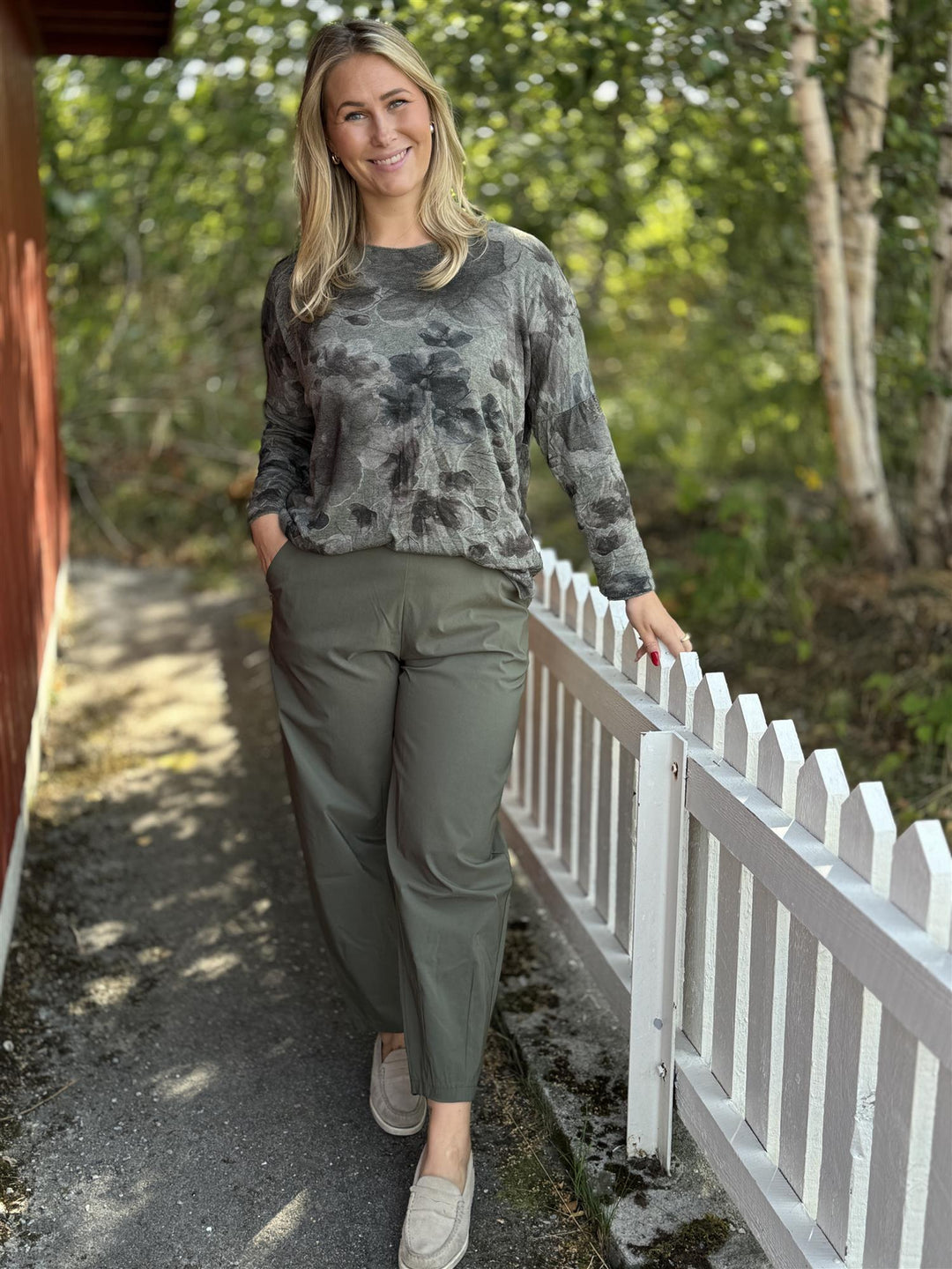 Eurasia - Myk Genser med Blomsterprint – Ull & Angora