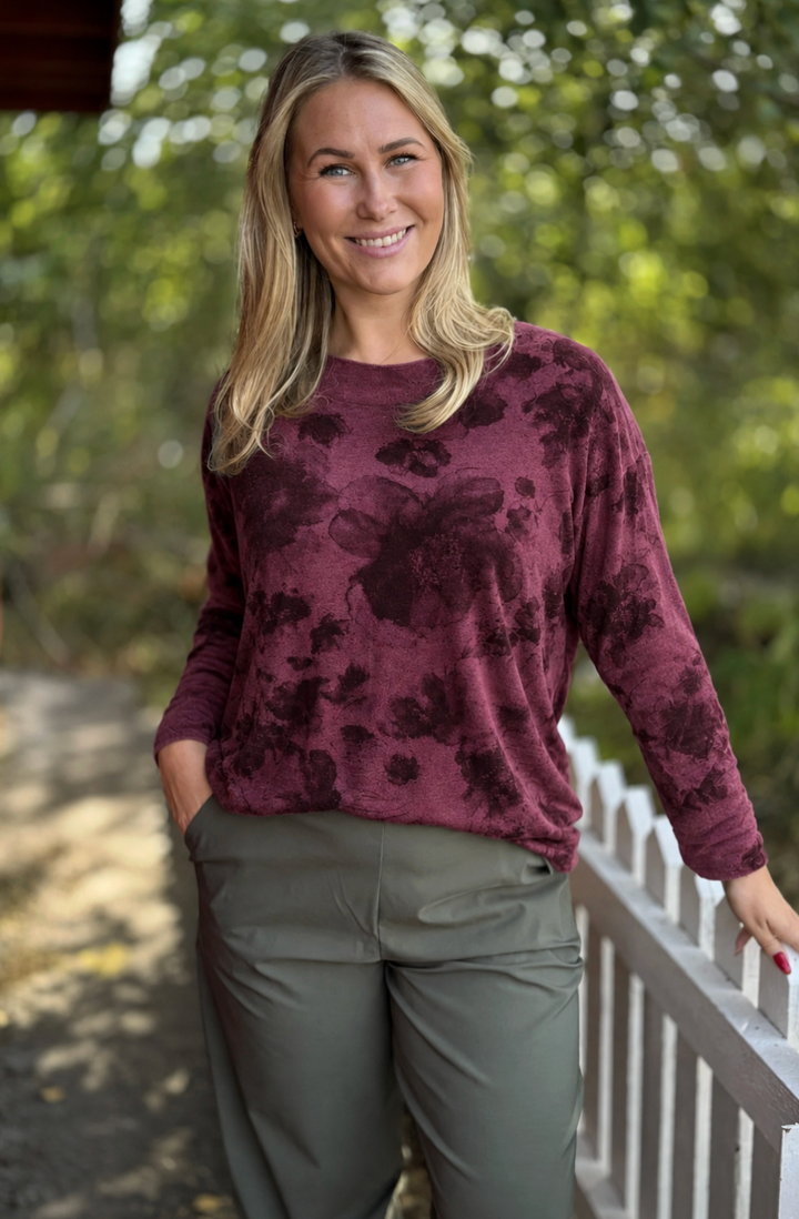 Eurasia - Myk Genser med Blomsterprint – Ull & Angora
