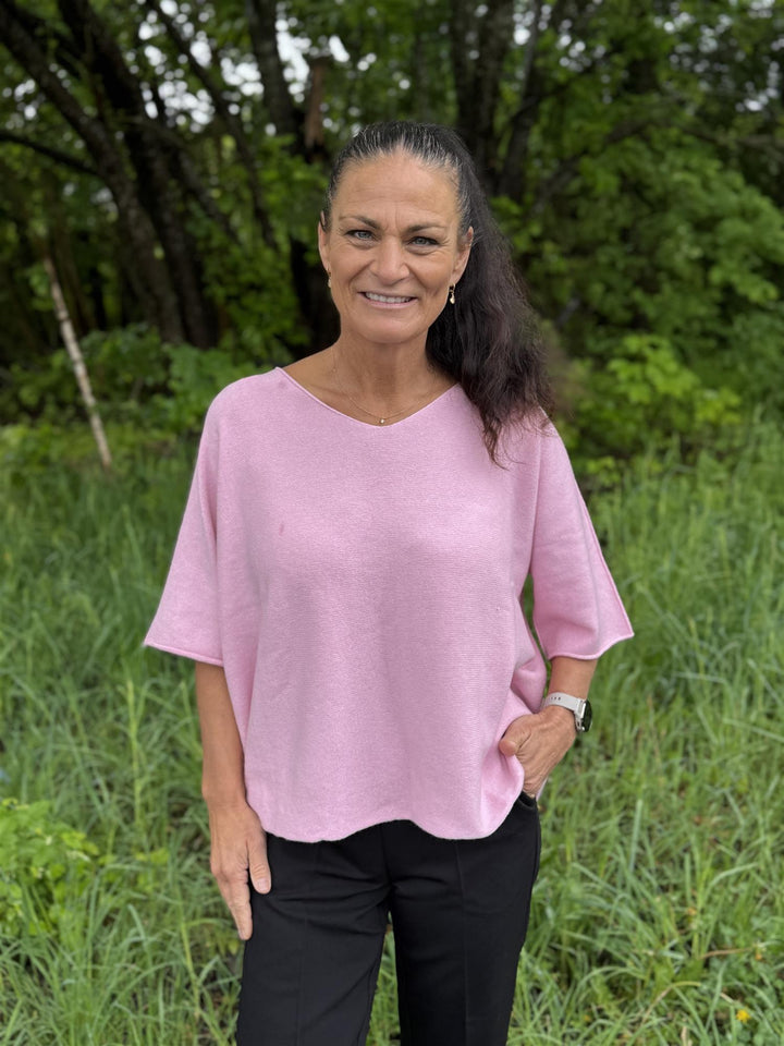 Drøbak Motehus - Mona genser med kort erm - Rosa