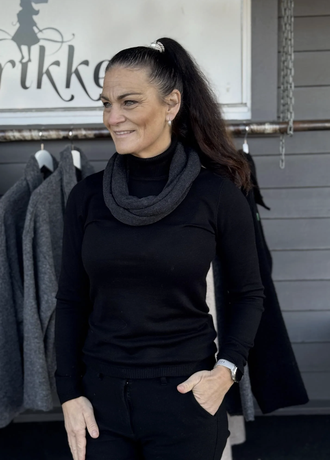 Kvitfjell Handbags - Tubeskjerf - Mørk Grå 03