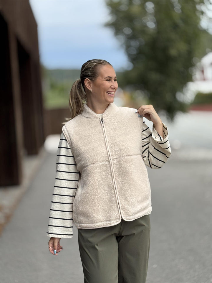 soyaconcept - SC-ONYX 3 TeddyVest - Kremhvit
