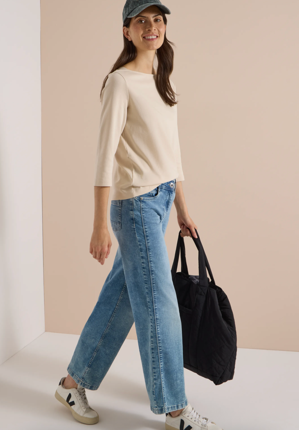 Cecil - Basic genser med båthals - Pearl Beige