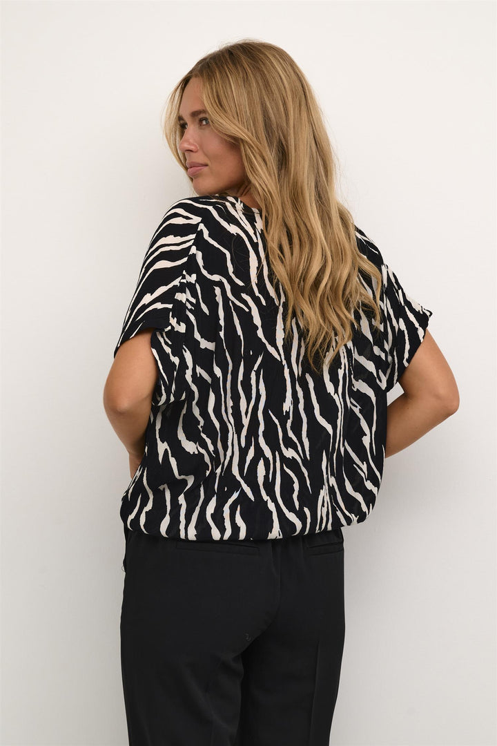 Kaffe Clothing - KAamber SL Bluse med zebra striper