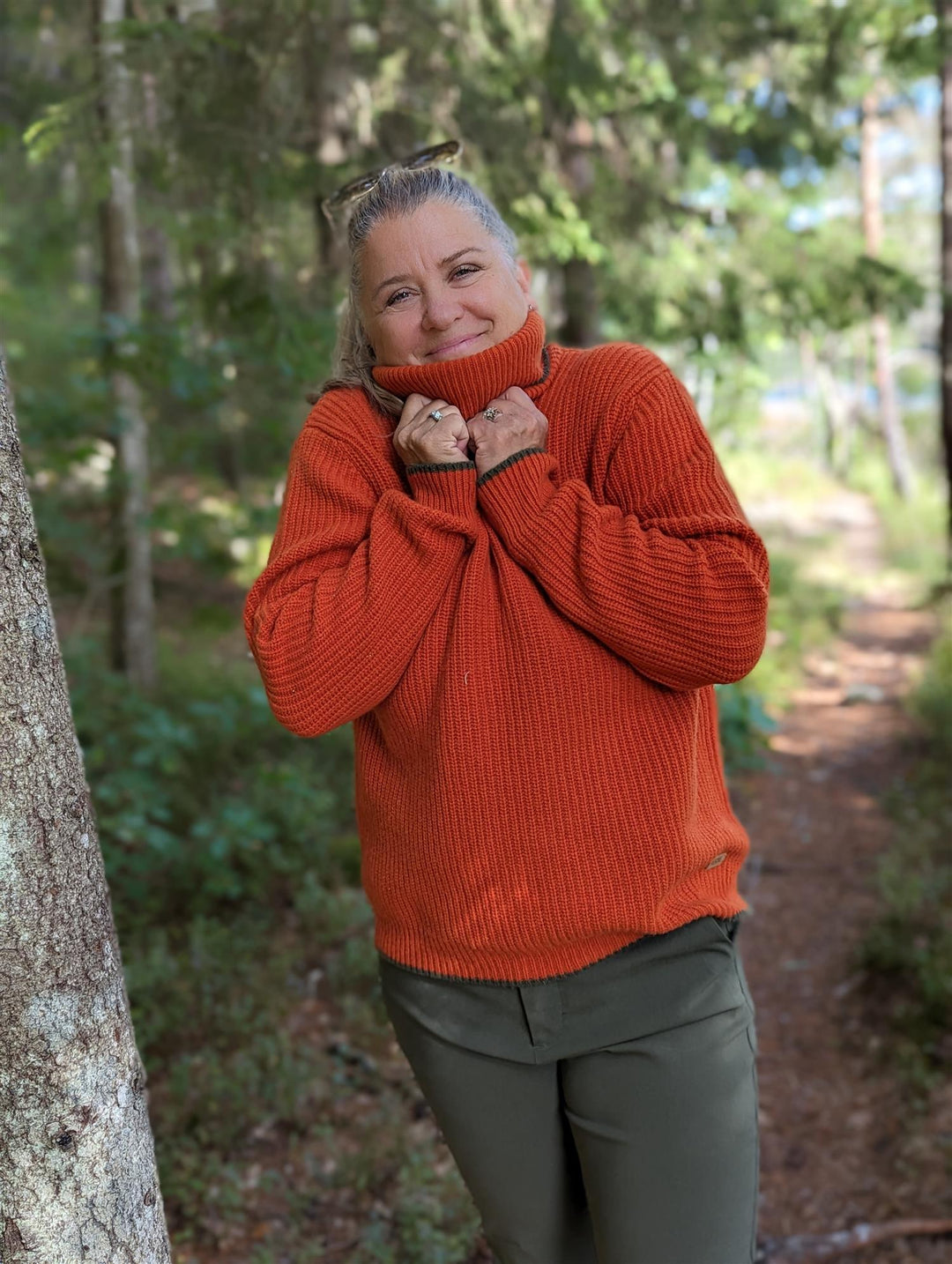 Jeans By Bessie - Strikkegenser med høyhals